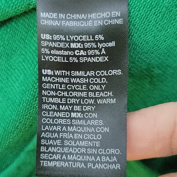 Chico's Zenergy Green Shark Bite Hem Tunic Size Medium - Picture 5 of 5